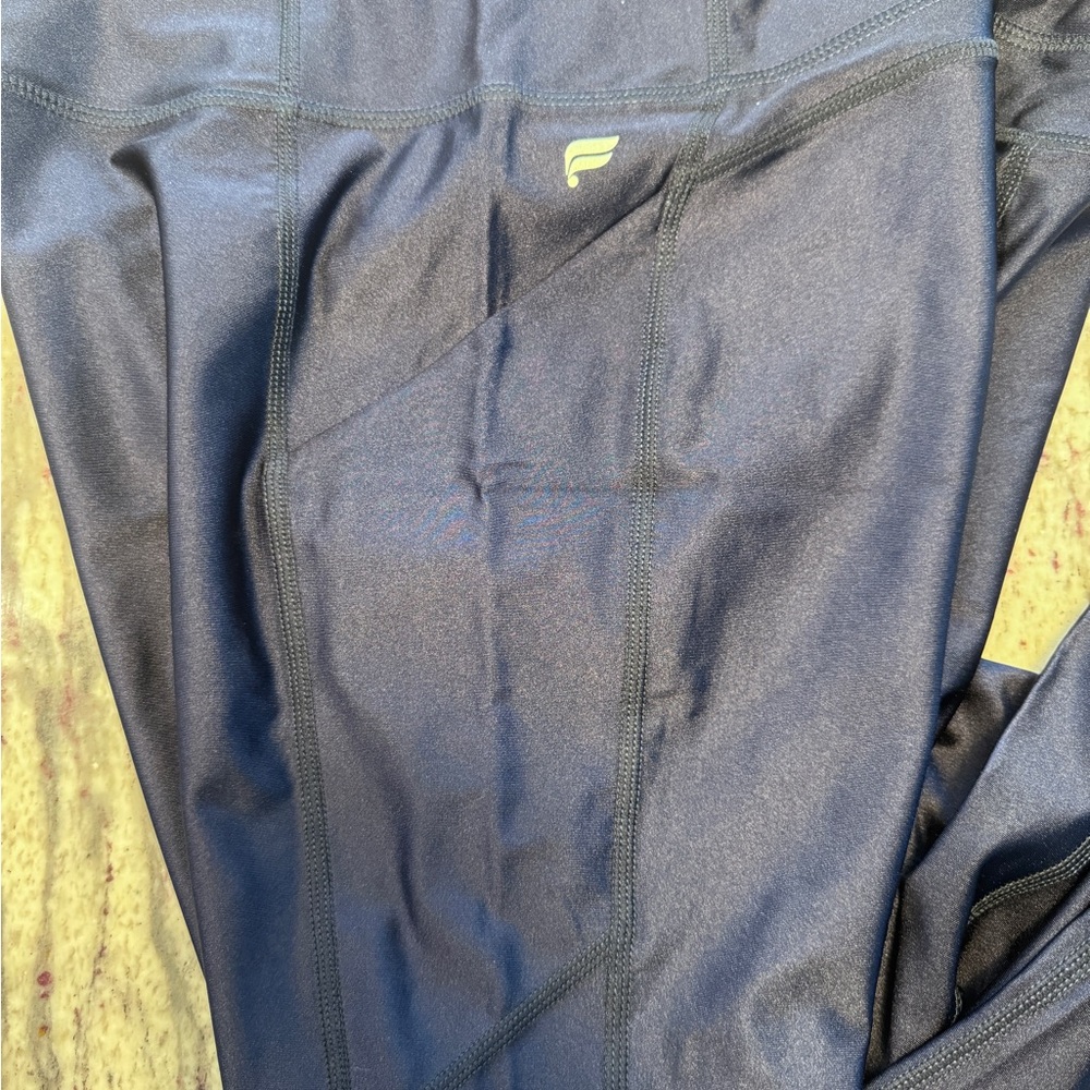 Fabletics Shiny Navy High Waisted Oasis Pocket Leggings & Leilani Tank Bundle - Picture 9 of 16